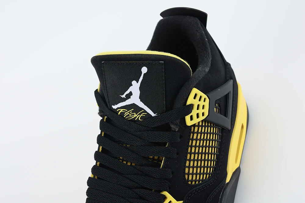 Air Jordan 4 Retro ‘Thunder’ 2023 Quality Reps DH6927-017