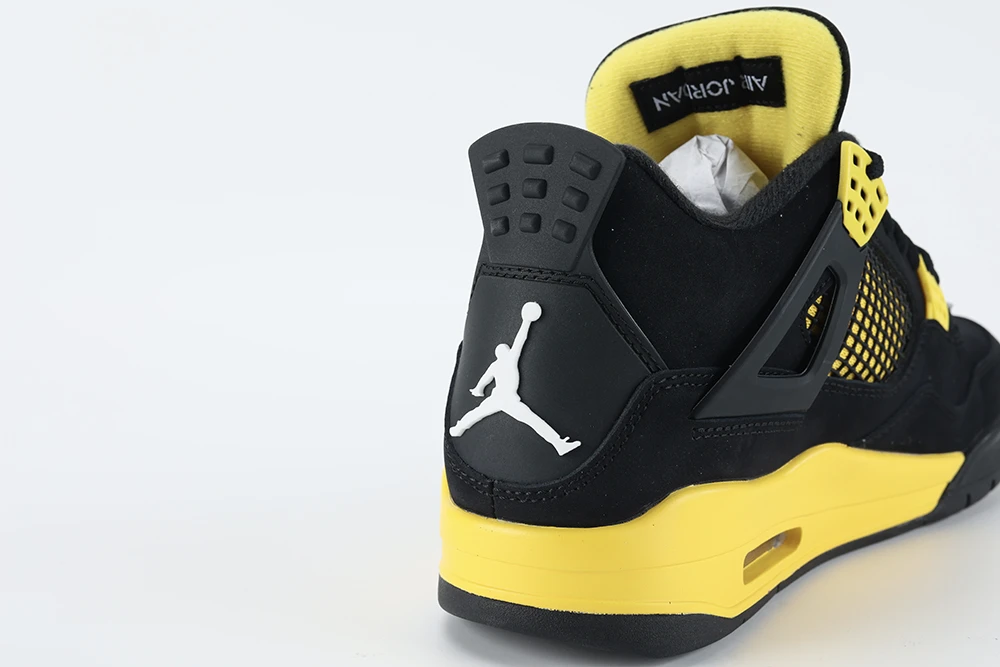 Air Jordan 4 Retro ‘Thunder’ 2023 Quality Reps DH6927-017