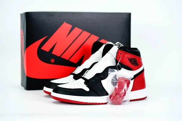 Air Jordan 1 Retro High OG ‘Black Toe’ Reps 555088 125