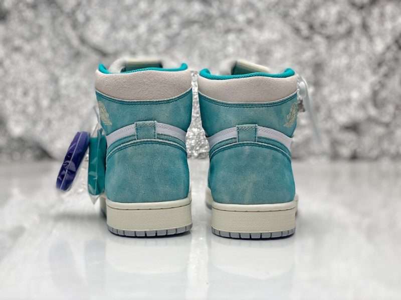 AIR JORDAN 1 RETRO HIGH OG “TURBO GREEN” REPLICA 555088-311