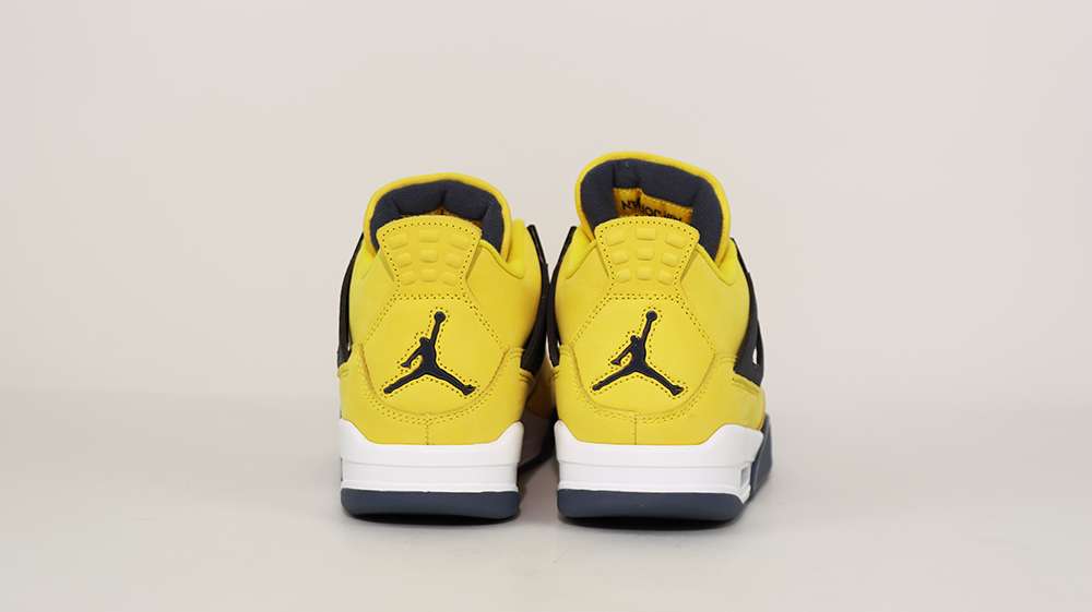 AIR JORDAN 4 RETRO LIGHTNING REPLICA  CT8527-700