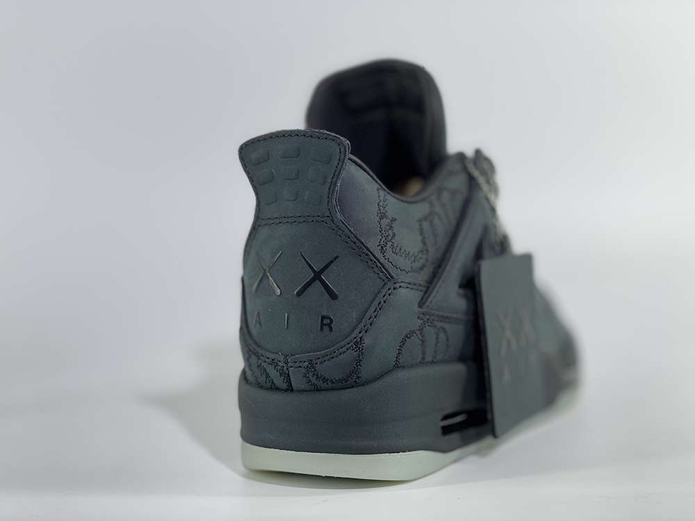 AIR JORDAN 4 RETRO KAWS BLACK REPLICA 930155-001