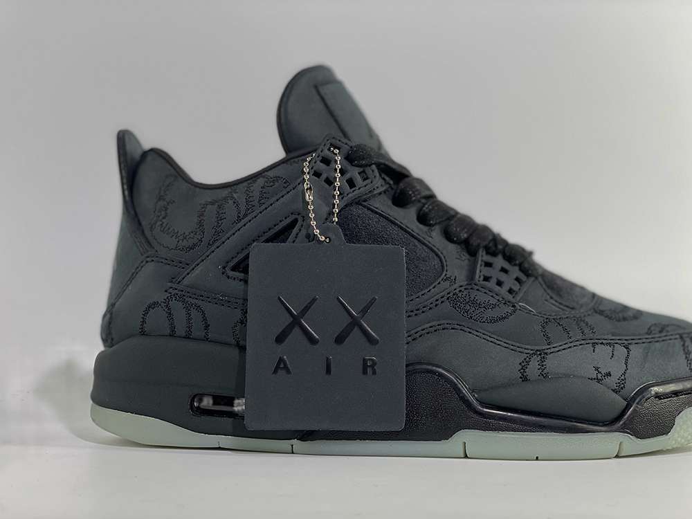 AIR JORDAN 4 RETRO KAWS BLACK REPLICA 930155-001