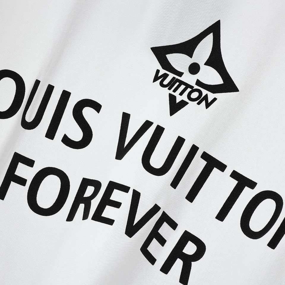 YESKICKS Louis Vuitton Foam Letter Print T-Shirt For Unisex Black And White