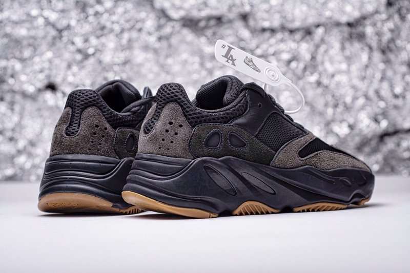 YESKICKS Adidas Yeezy Boost 700 Utility Black Replica FV5304