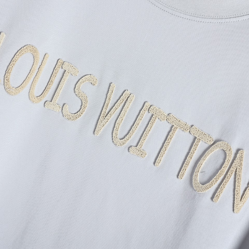 YESKICKS Louis Vuitton Embroidered Logo Letter T-Shirt For Unisex Grayish Blue And White