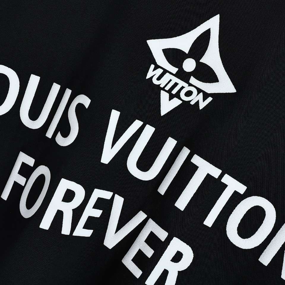 YESKICKS Louis Vuitton Foam Letter Print T-Shirt For Unisex Black And White