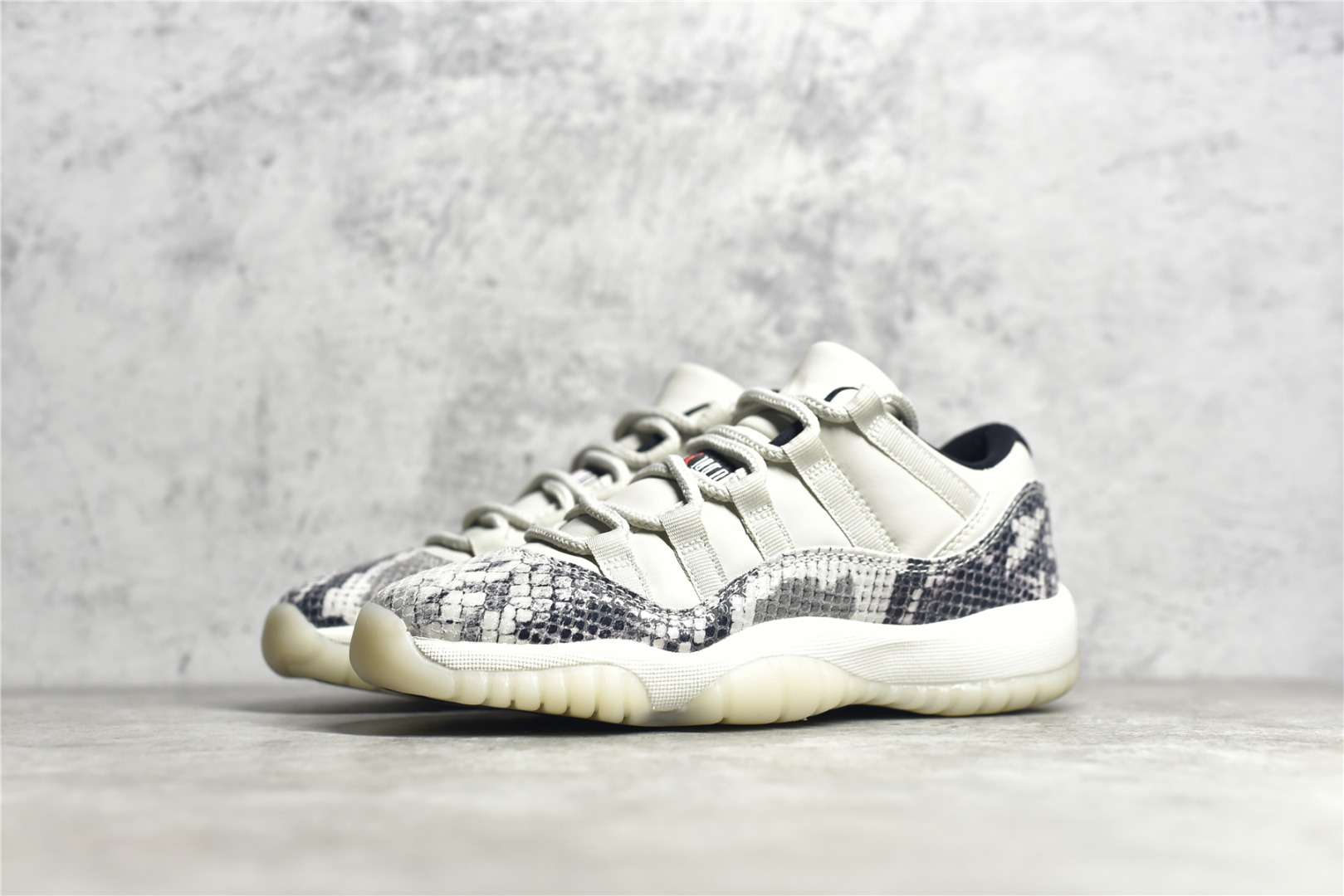 Air Jordan 11 Retro Low Snake Light Bone Replica Sneaker CD6846-002