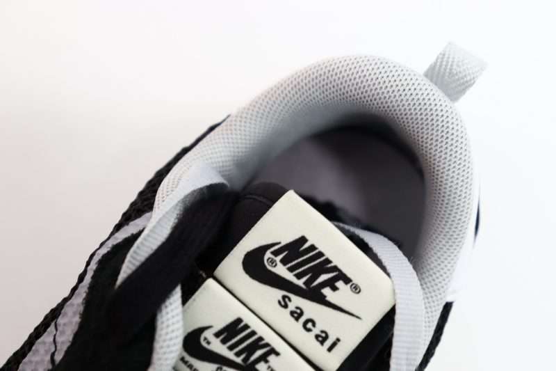 YESKICKS  Nike Vaporwaffle sacai Black White Replica CV1363-001