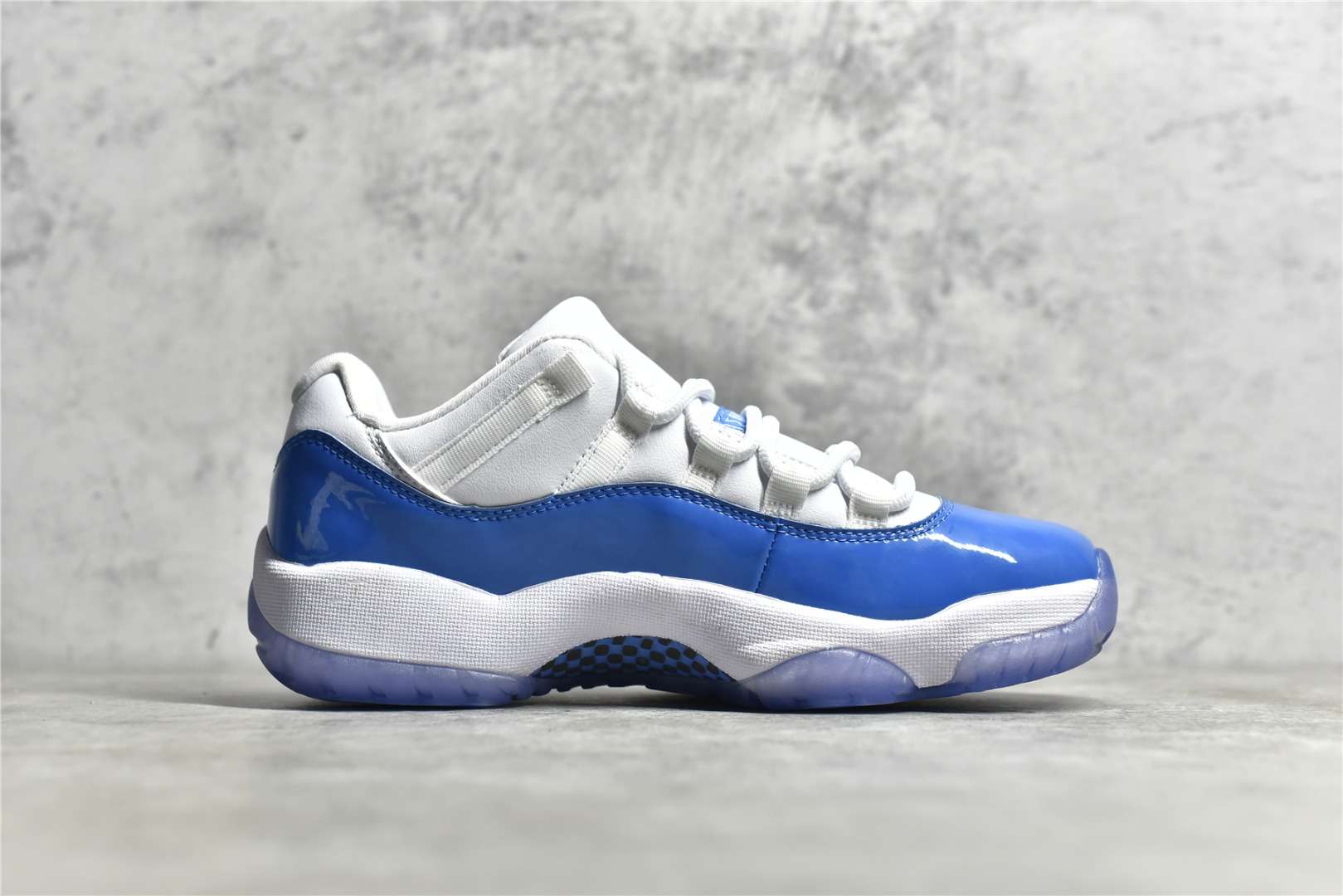 Air Jordan 11 Retro Low University Blue Replica 528895-106