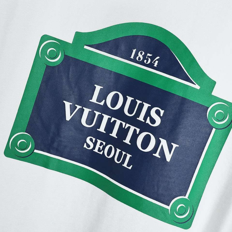 YESKICKS Louis Vuitton Chain Print Short Sleeve T-Shirt For Unisex