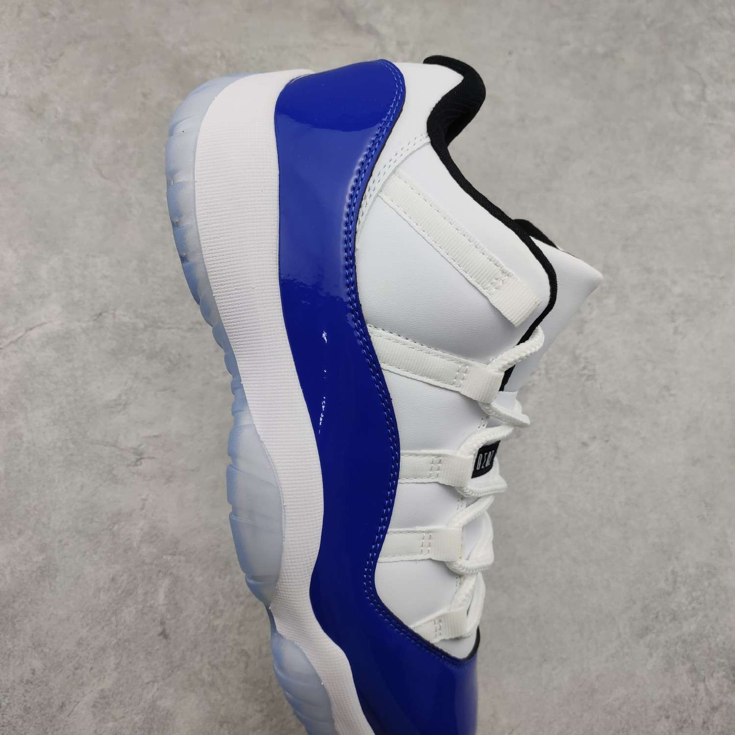 Air Jordan 11 Retro Low White Concord  AH7860-100 Replica