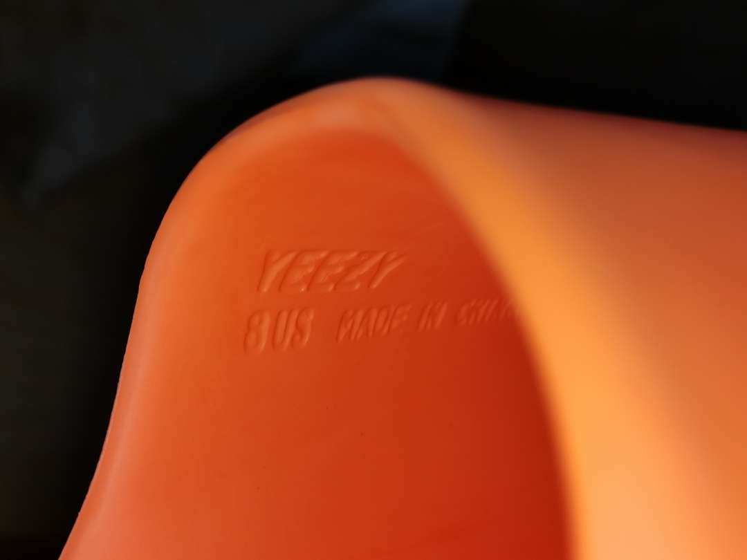 YESKICKS Yeezy Slide Enflame Orange Replica GZ0953