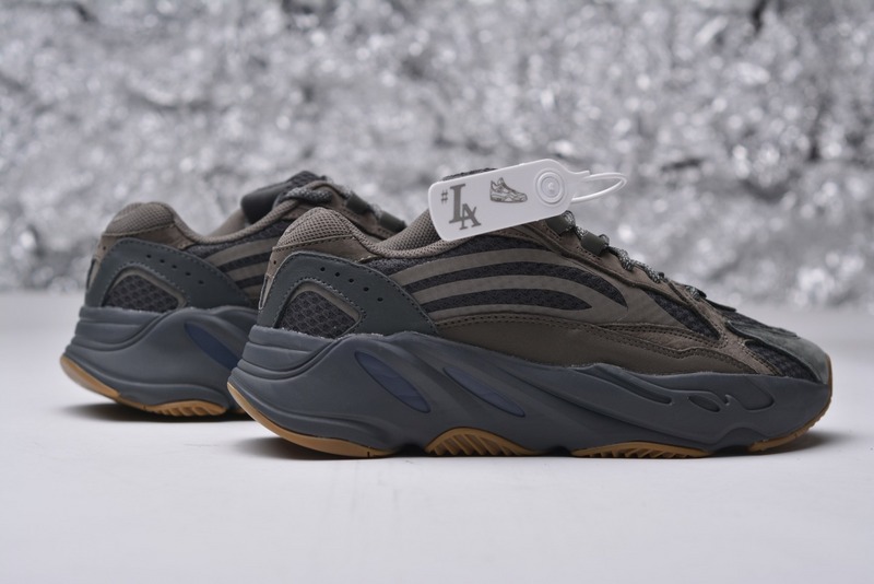 YESKICKS Adidas Yeezy Boost 700 V2 Geode Replica EG6860