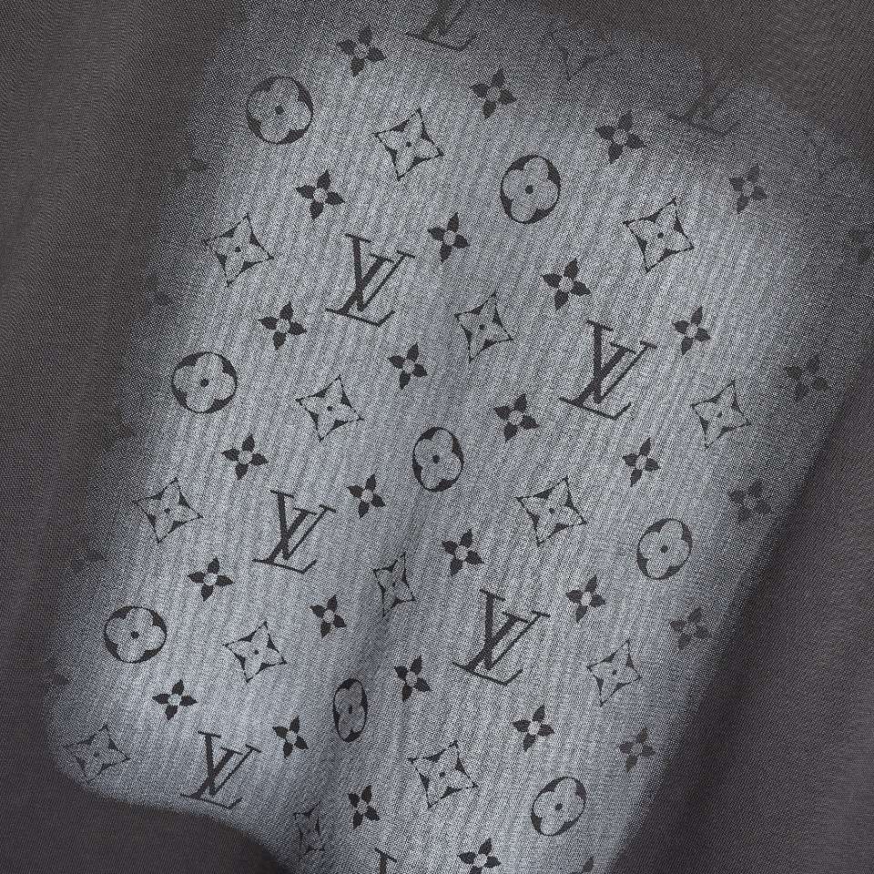 YESKICKS Louis Vuitton Logo Print T-Shirt For Unisex