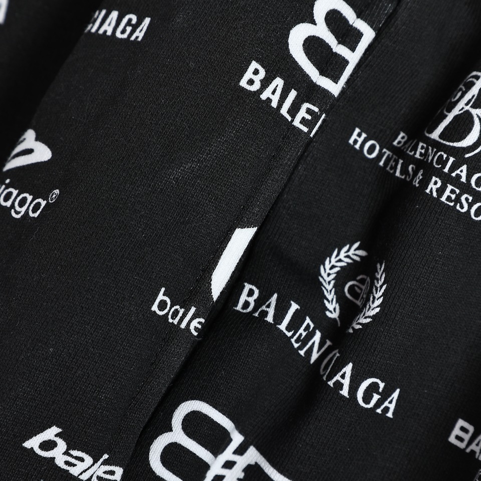 YESKICKS Balenciaga Monogram Logo Casual Shorts Pants for Men