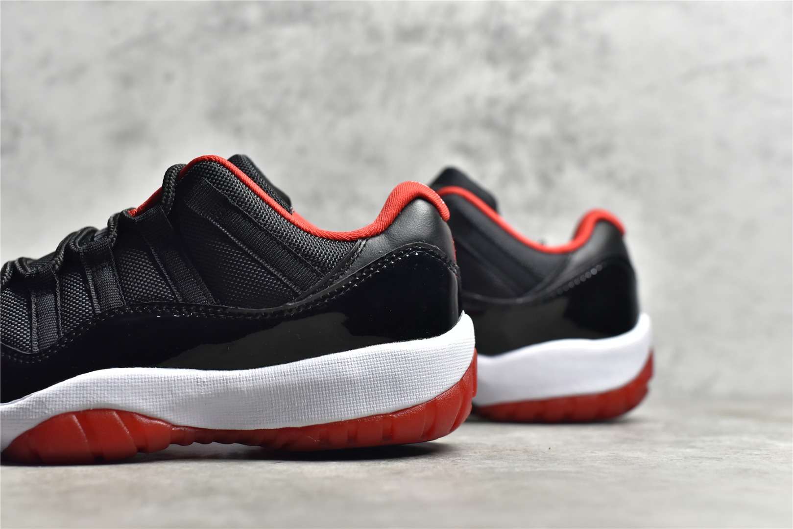 Air Jordan 11 Retro Low Bred Replica Sneaker 528895-012