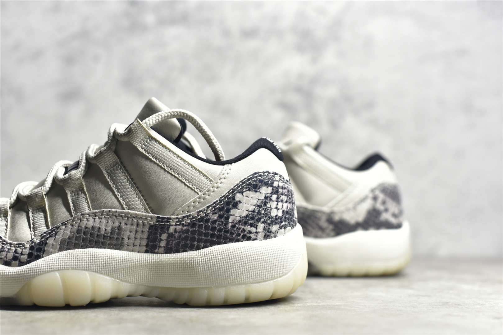 Air Jordan 11 Retro Low Snake Light Bone Replica Sneaker CD6846-002