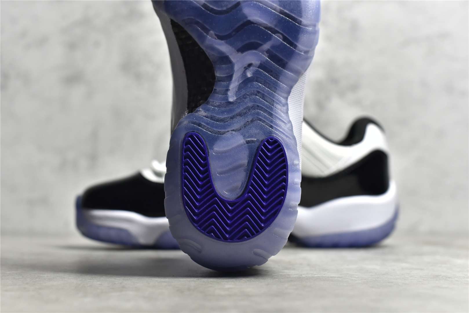 Air Jordan 11 Retro Low Concord Replica 528895-153