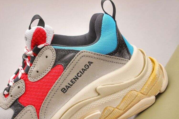 YESKICKS Balenciaga Triple S Clear Sole Sneaker Replica