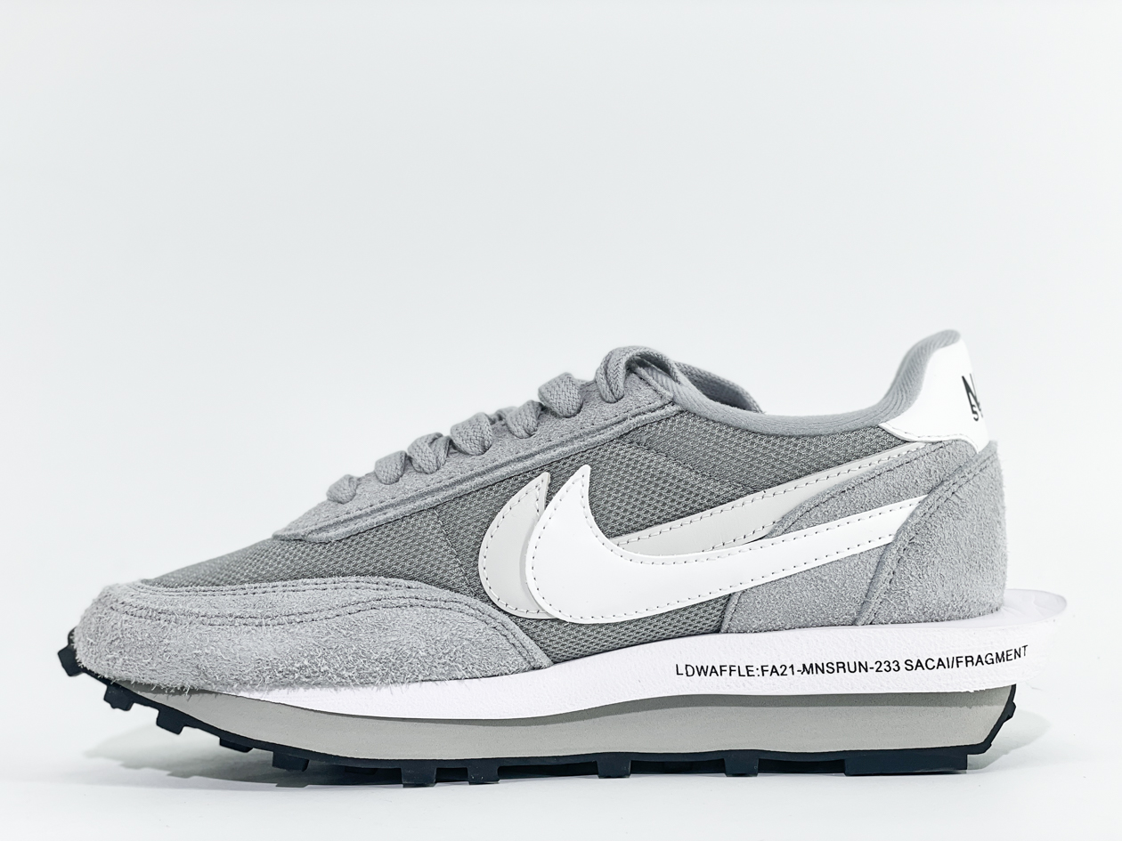 YESKICKS  Fragment Design x sacai x Nike LD Waffle ‘Grey’ DH2684-001