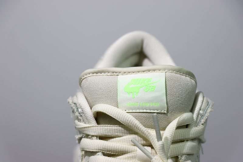 Nike SB Dunk Low Mummy Replica DM0774-111