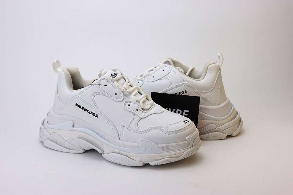 YESKICKS Balenciaga Triple S Clear Sole Sneaker Replica