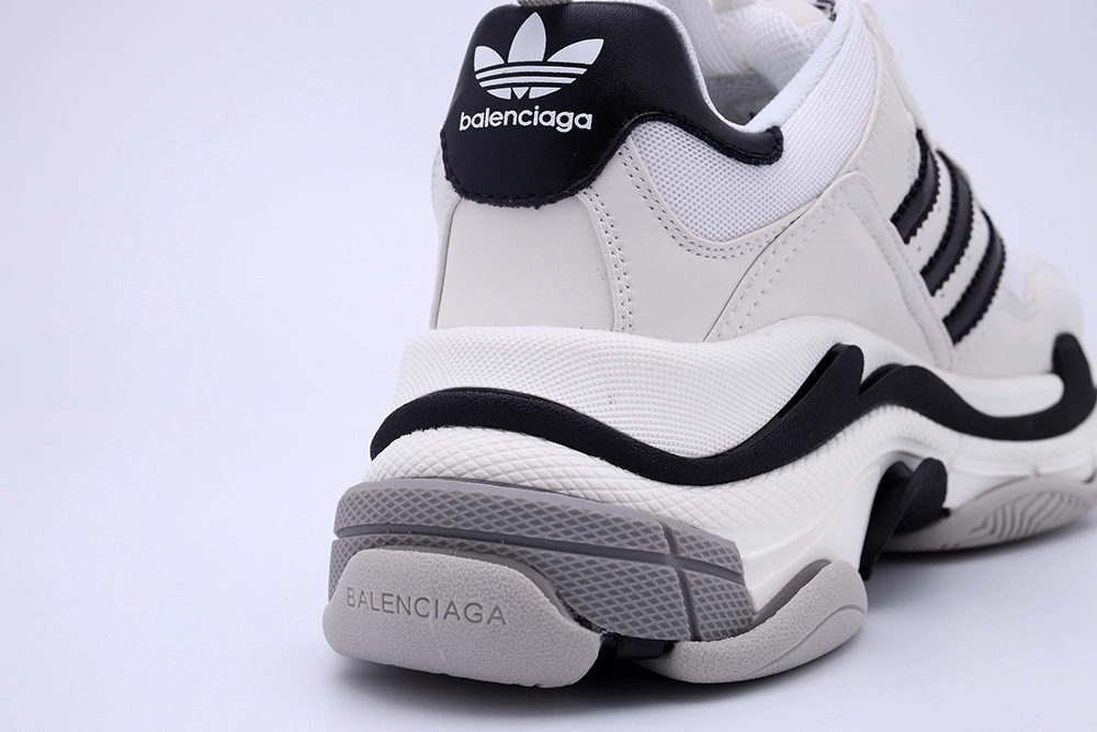 YESKICKS Adidas X Balenciaga Triple-S Replica Sneaker