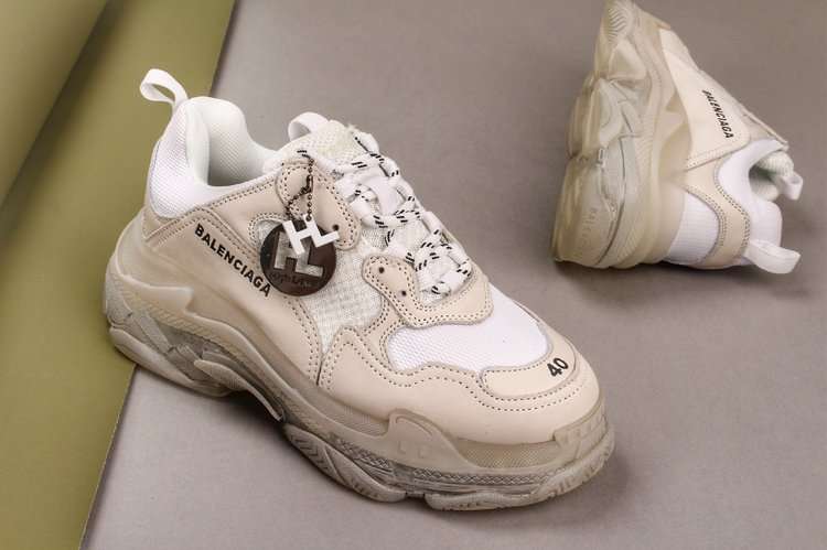 YESKICKS Balenciaga Triple S Clear Sole Sneaker Replica