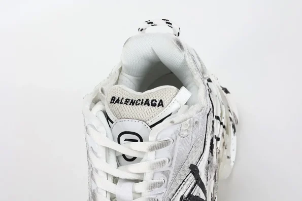 YESKICKS Balenciaga Runner Sneaker Replica